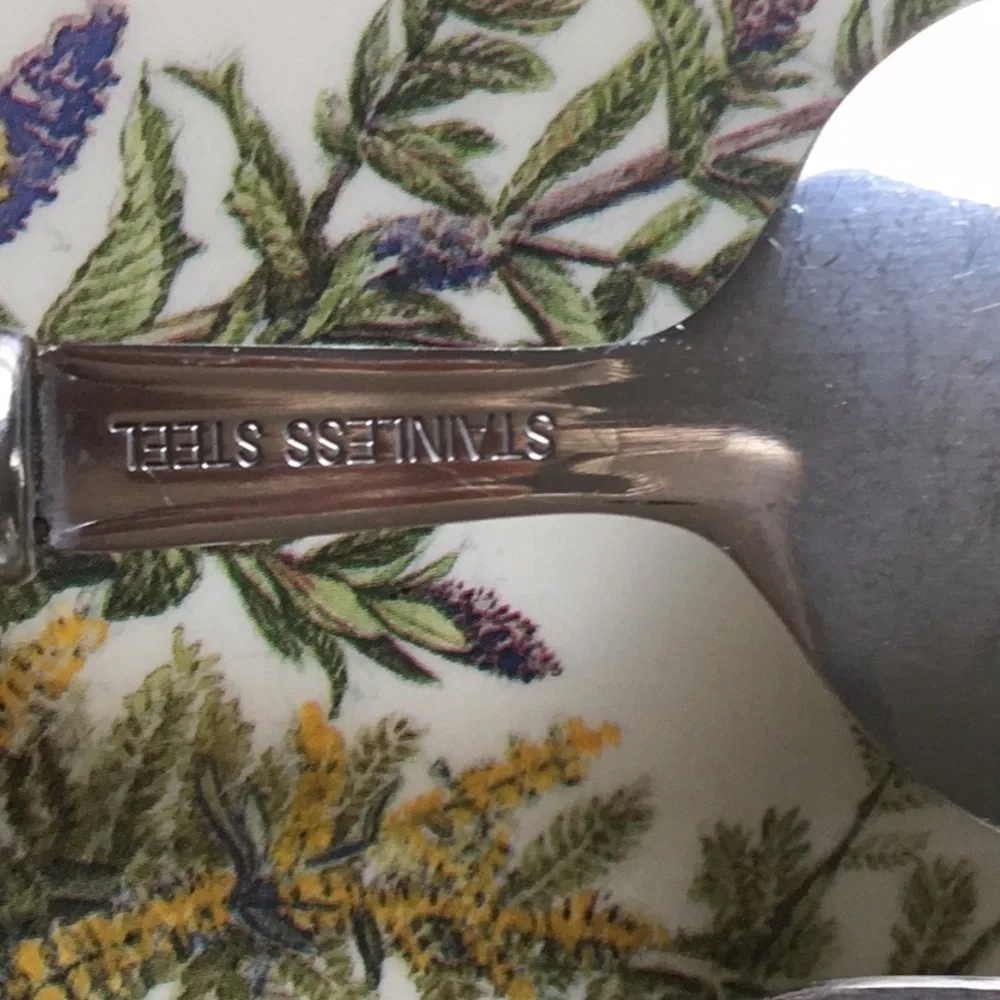 Disney 5 PIECES FLATWARE THE BEAUTY‎ & THE BEAST BE OUR GUEST